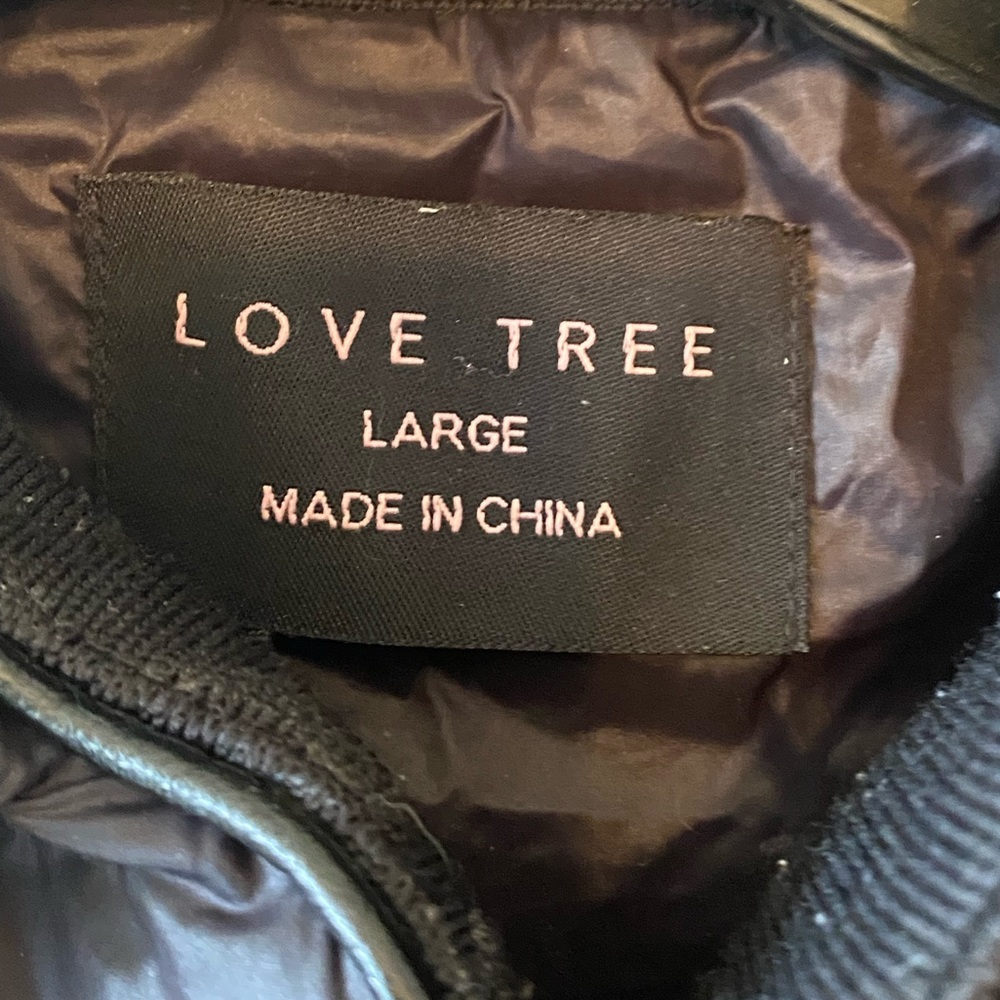 Love Tree Puffer vest - Picture 3 of 10